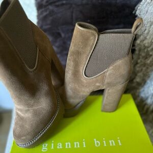 Gianni Bini Brown Suede Heeled Boots